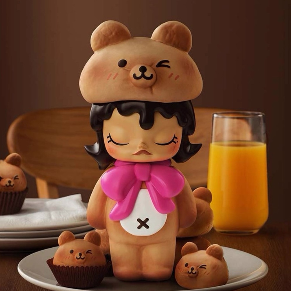 Pop mart Molly baking time pretend bear bread (secret)1/144 100%authentic.